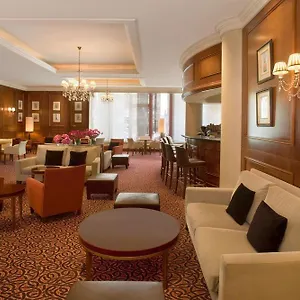 https://sheraton-warsaw-hotel.warsawhotelspoland.com