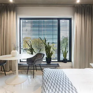 https://centro-design-apartments-pwiejska.poznan-hotels.com